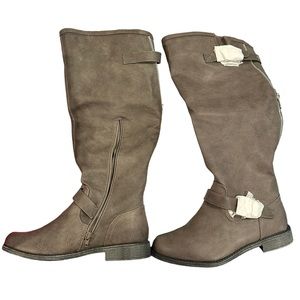 Brand new wide calf Justfab grey boots